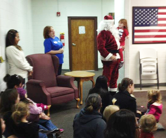 A special guest at USO Fort Hood's Story Time. USO photo